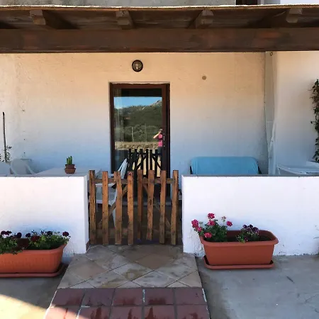 Casa S'ozastro فيلة أولبيا